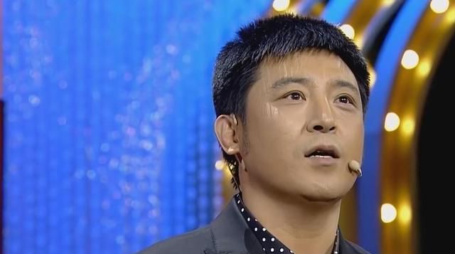 他曾多次上春晚,因一句"我骄傲"火遍全国,背后却有吃软饭经历