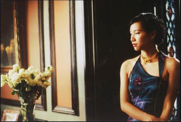 《周渔的火车》:爱情电影的时代蜕变,是女性自我成长的轨迹