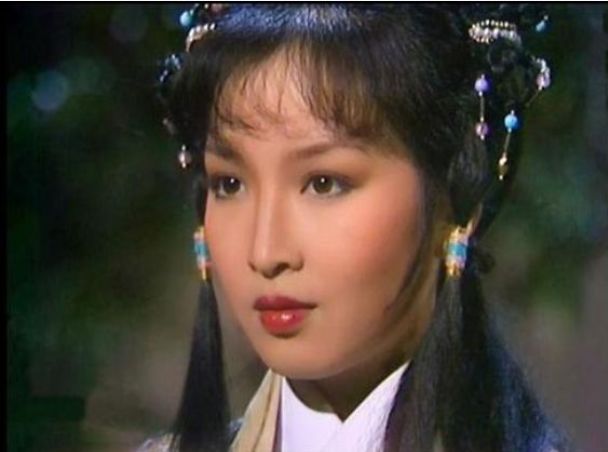 她被誉为古装第一美女,曾和张国荣同拍风月片,今嫁丑男无法生育|黄杏