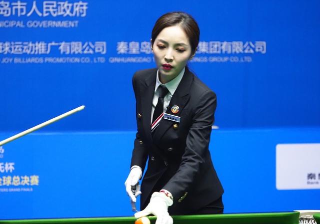 王钟瑶台球赛场上最美的风景线