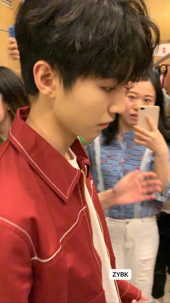 王俊凯生图小合集路人怼脸直出也丝毫不虚的名品颜值
