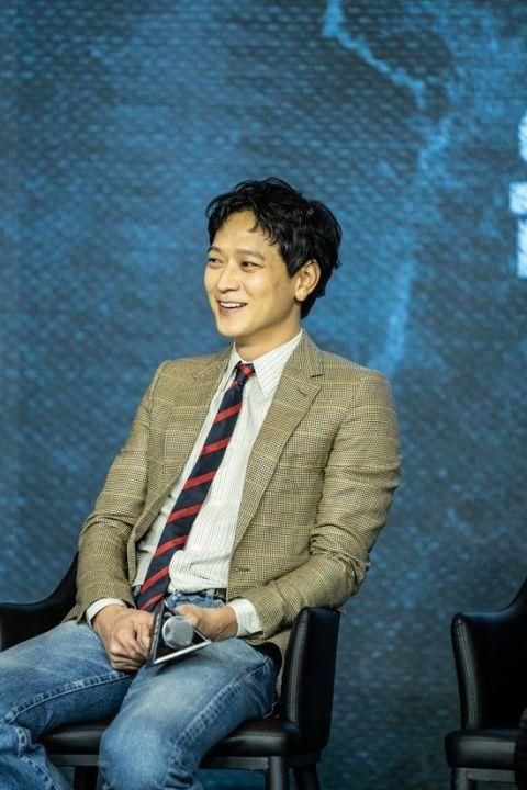 颜值崩塌变油腻男了姜栋元回应那是肿况且我也到年纪了