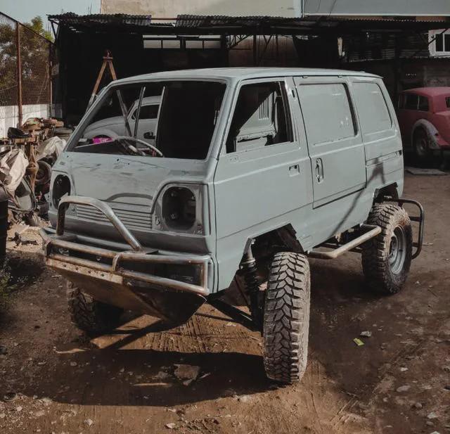 谁说面包车不能泡妞?铃木carry改装起来帅呆了