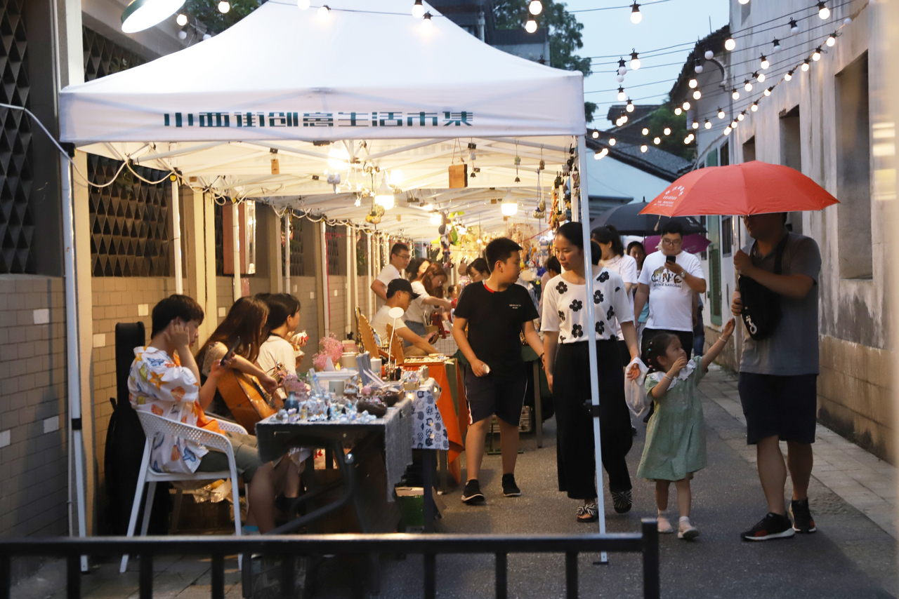 文创产品精彩纷呈 小西街夜市热火朝天