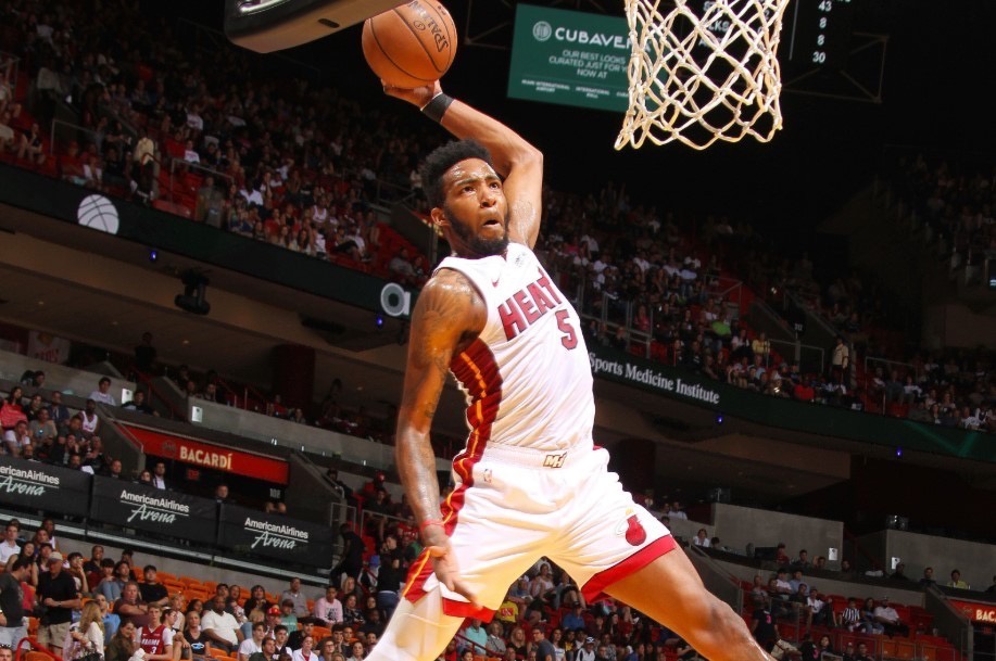 扣篮王确诊!记者曝出小琼斯检测结果,新冠阳性但无症状