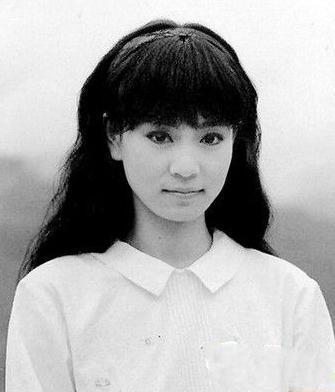 他的原配妻子曹恩玉.