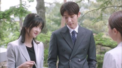 徐睿知曾出演bigbang的mv与gd饰演情侣.当时还引发了热议!