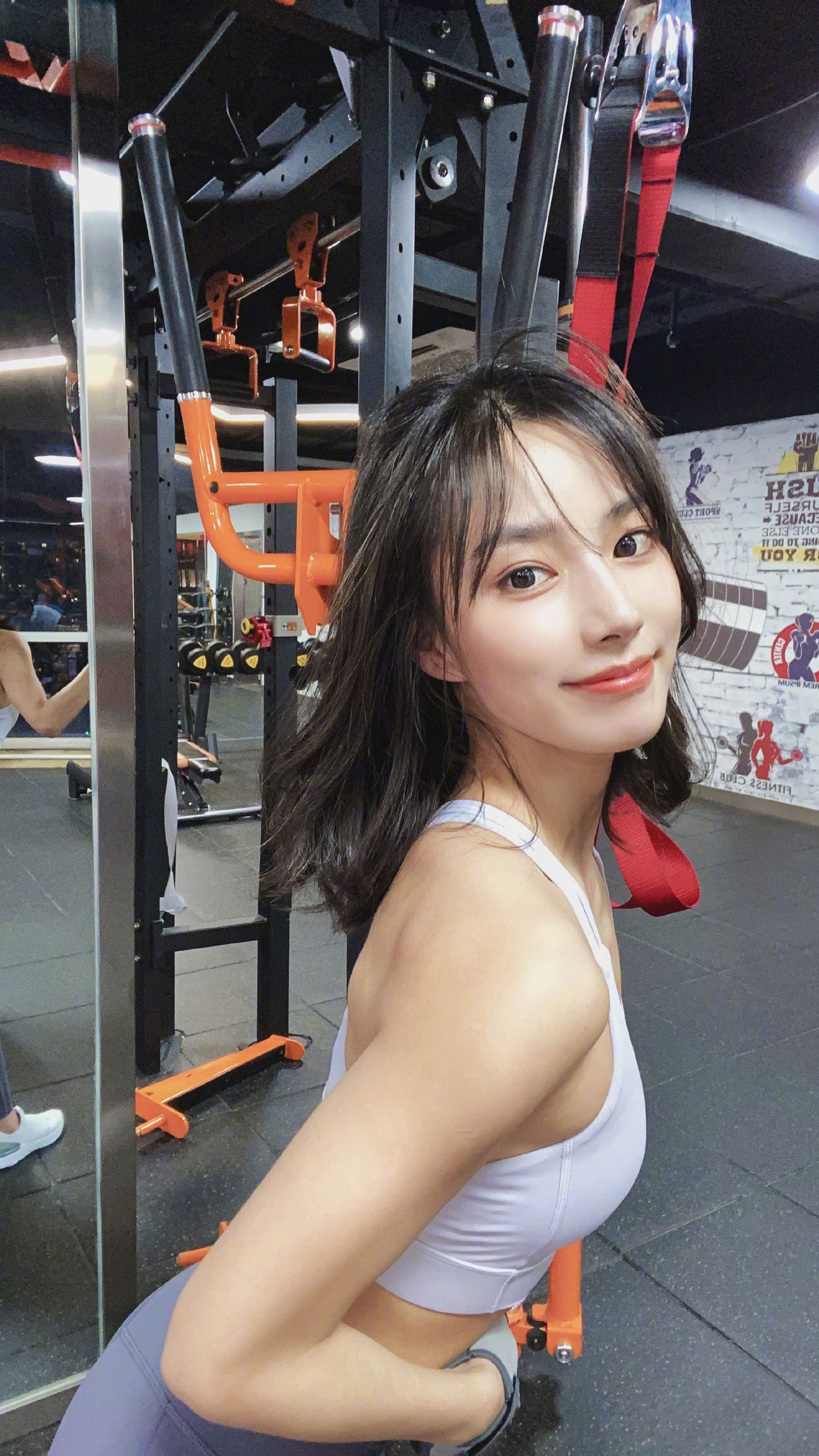 运动博主陈暖央女孩子身材要自己做主这身材隔着屏幕都馋人