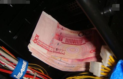 女子发现老公藏私房钱, 看见纸条上面的字后哭笑不得