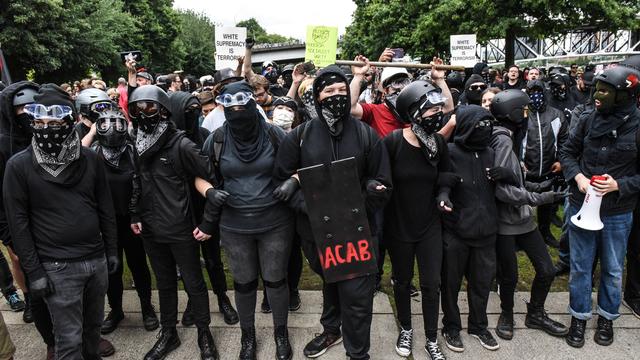 正文  同情安提法运动的学者和媒体认为,该组织不能被归类为武装组织