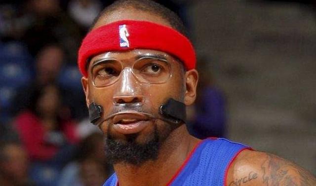 图看nba超帅面具侠:汉密尔顿将面具融为一体,欧文如中世纪杀手