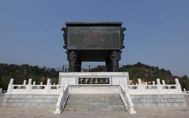 扶风县村民取土时发现青铜爬龙,怀疑是鼎耳,可是巨鼎又在哪里