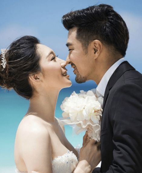 双人花滑14年曾传绯闻,她闪婚富豪丈夫 ,却说与男搭档联系不多|殷悦