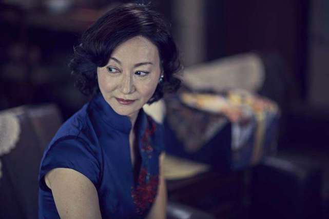她是首个打女影后,曾经落魄无人问津,如今三次问鼎影后成传奇|惠英红