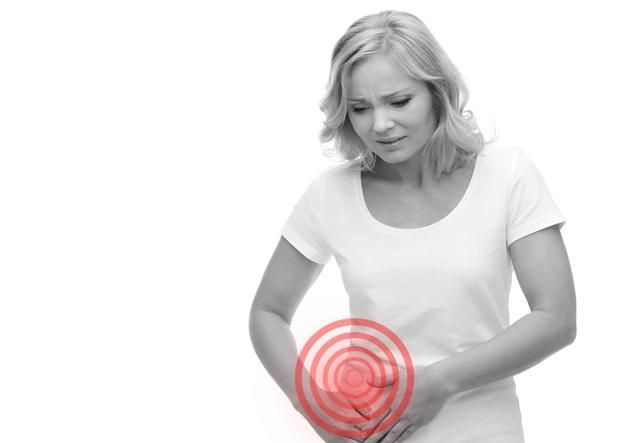 阑尾炎会在上腹部或者肚脐周围出现疼痛腹痛还会转移到右下小腹处,在