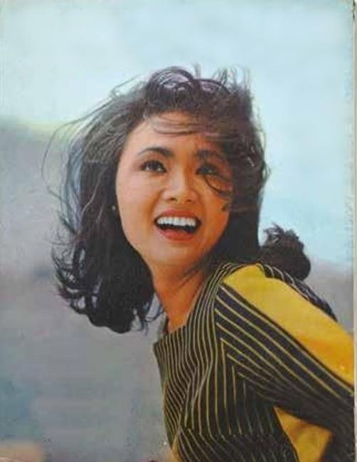 又一tvb老戏骨离巢,因家贫未成年就出道,今75岁听力衰退严重|雪妮|唐