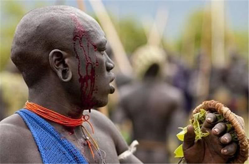 非洲原始部落,男性以胖为美,每年举办"选美节"|部落|原始部落|博迪