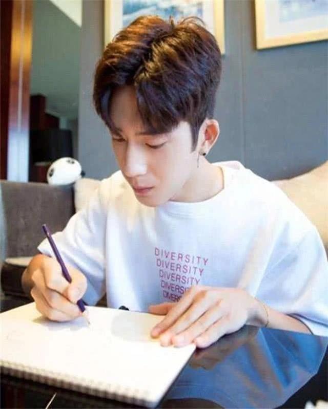 有种高级炫富叫井柏然字体被字库300万收录看清字体嫉妒