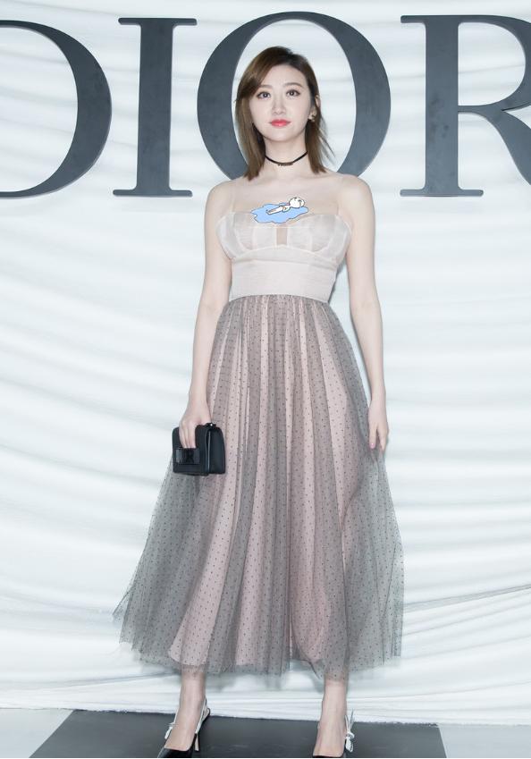 景甜真是啥都敢穿这件托肉裙太吸引人一般人都不会穿