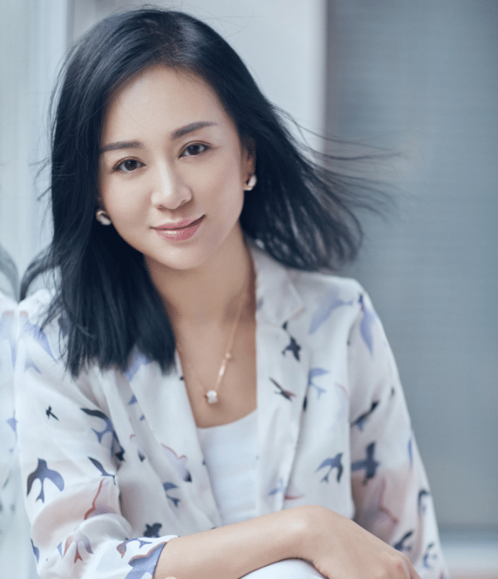 20多年前的"碧游仙子",婚后一心放在家庭孩子身上,现如很幸福|娟子