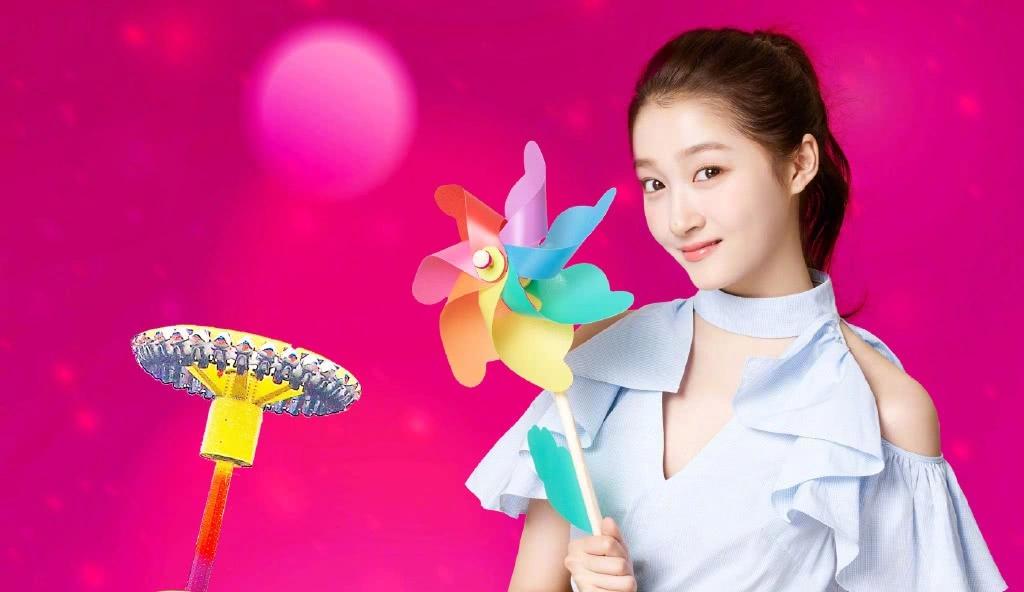 最红的节目她天天出镜是我们的童年女神|大风车|关晓彤|鹿晗_新浪新闻