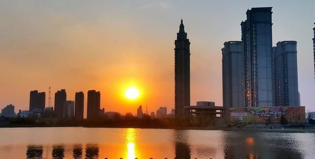 2020新乡市各区县gdp排名_2020新乡市各县市区GDP:长恒市领衔,辉县市第三,平原新区垫底(2)