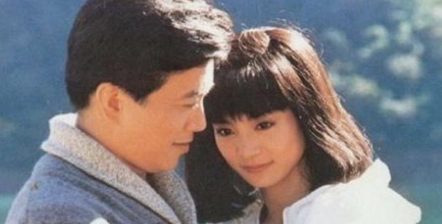 除了这些现在还是很有名气的男女明星之外,还有一些演员也是曾经演过