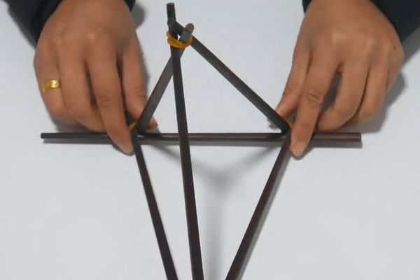 3双筷子加4根橡皮筋,绑在一起有大作用,10个人9个人都需要