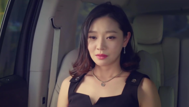 以前张喜译拍过一个电视剧《我的体育老师》她在里面演男主的妻子