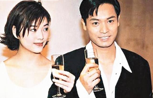 刘小慧晒一家合影,幼女继承妈妈美貌,长女放弃读大学做甜品师