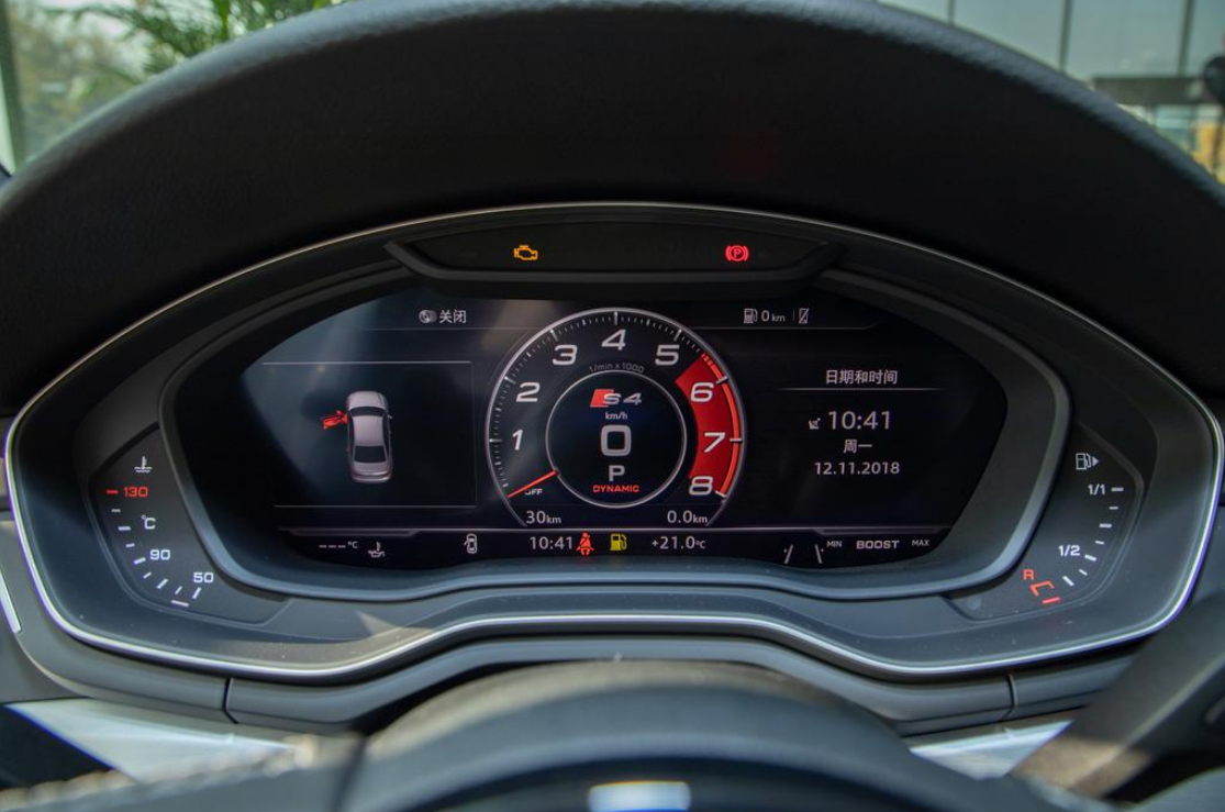 两年前已停产的奥迪轿跑,新车没到店就卖光,奥迪s4到底强在哪