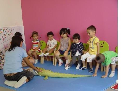 幼儿园托班亲子游戏有哪些玩法 家长和孩子如何一起快乐玩耍