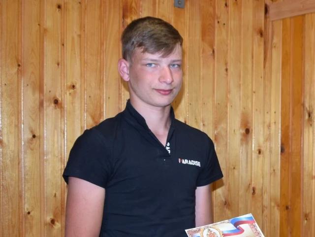 俄罗斯14岁少年奋不顾身,一个月内两次救下落水儿童|萨沙|弗拉基米尔