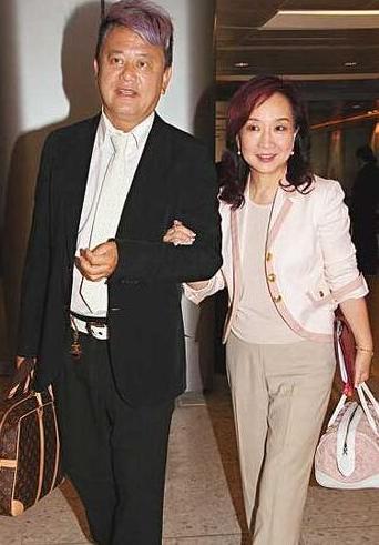 无论如何,黄杏秀实现了众多当红女星都实现不了的愿望,那就是拥有幸福