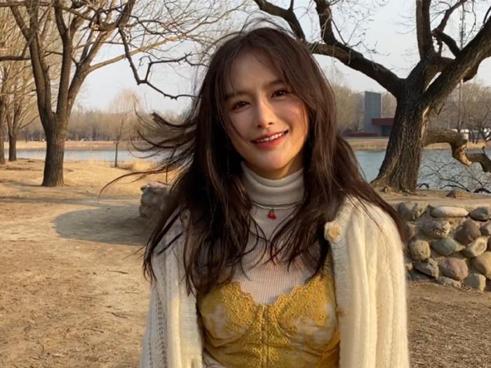 她是曾经风靡全网的豆瓣女神,现在的文艺少女也是成为演员的南笙