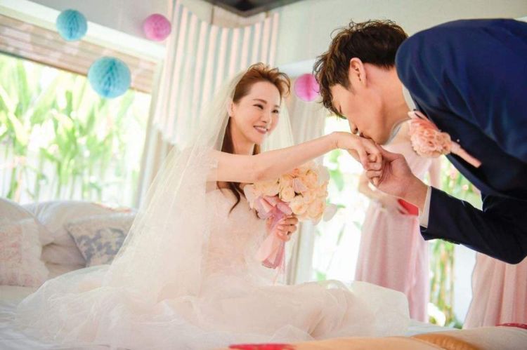 伊能静:我爱了你14年,庾澄庆:那为何半年你就嫁给小10岁秦昊?