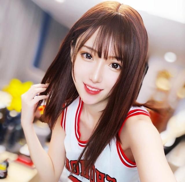 灌篮高手cos：腐团儿完美cos赤木晴子，清纯可爱，十级美颜也爱了