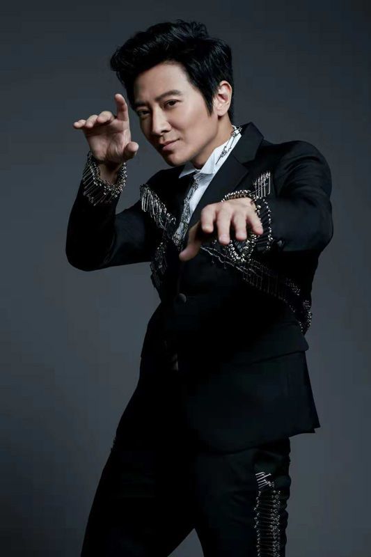 他最火时媲美刘德华却被经纪公司封杀如今渐渐无人识