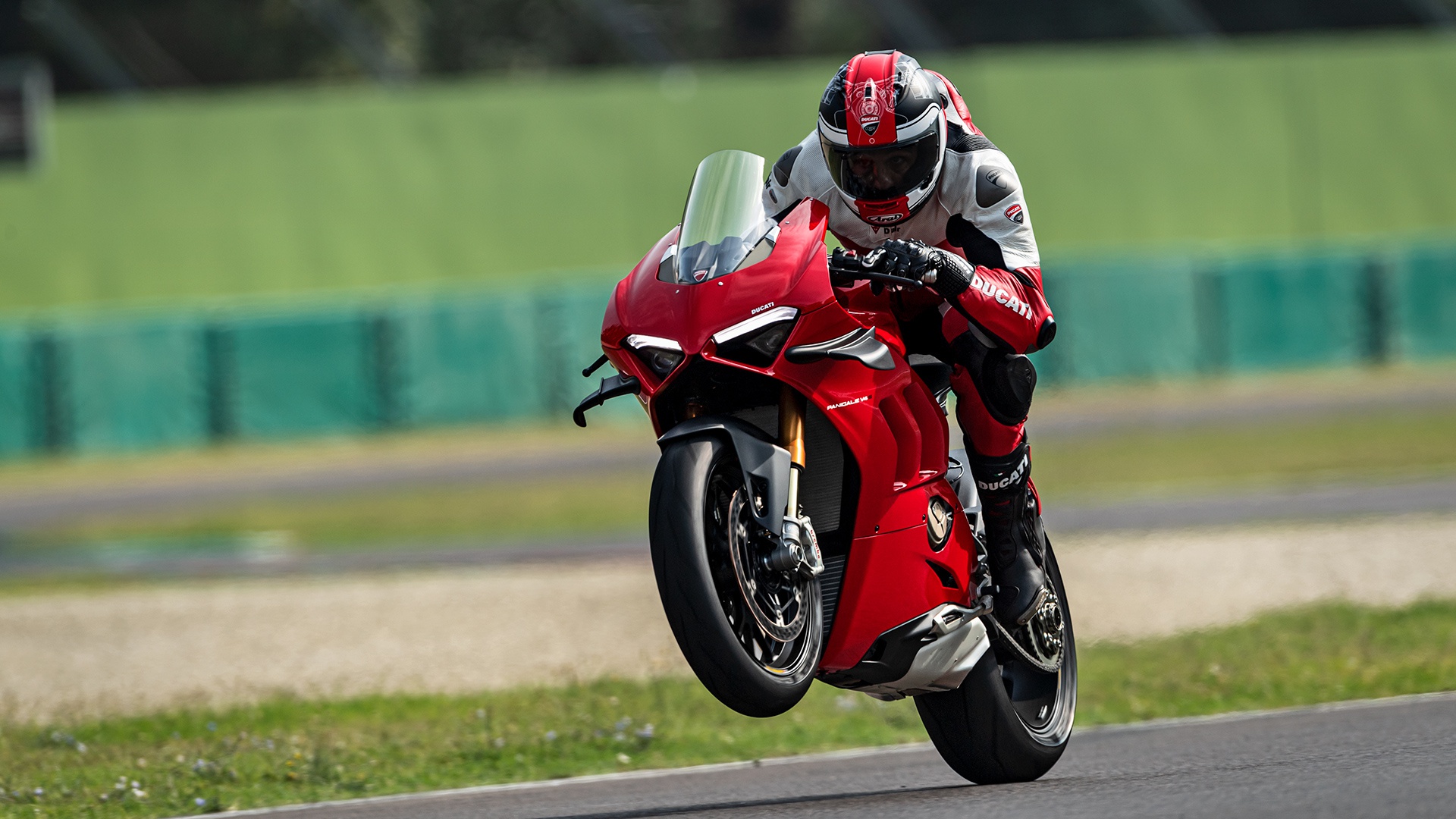 杜卡迪panigale v4/v4s国内正式发布 售价23.8万/29.8万