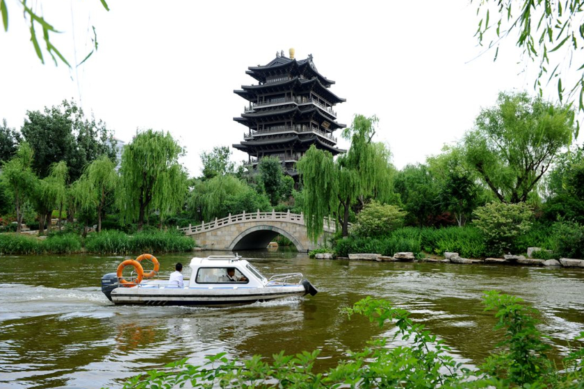 山东又一景点走红,人称大明湖畔"宝贝楼",美景不输江南三大楼