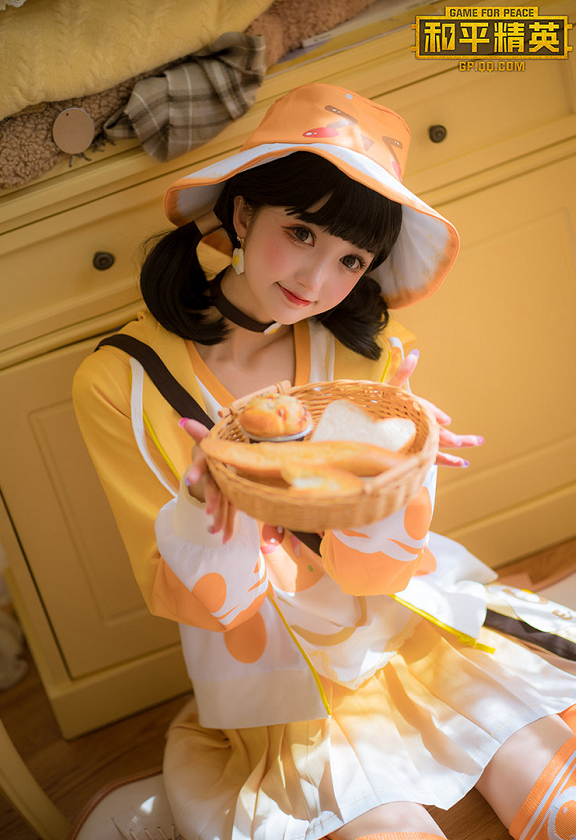 一身非常夏日的设计,看起来也非常和谐,其实认真看还是有着巨大差别的