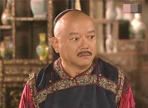和珅赈灾时,公然往粥里掺沙子,群臣上书举报,乾隆:他没做错