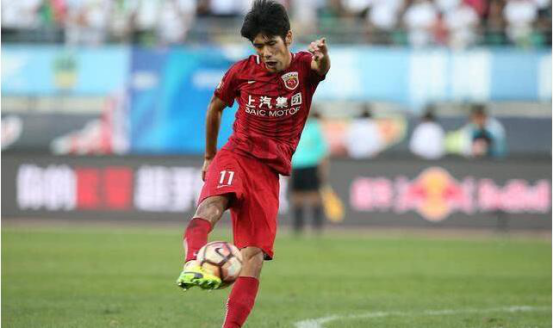 他原以为自己将锁定上港主力,新赛季却依然要打替补|吕文君|洛佩斯