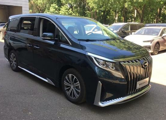 2020款广汽传祺gm8大师版到店,震天翼进气格栅很大气,配2.0t