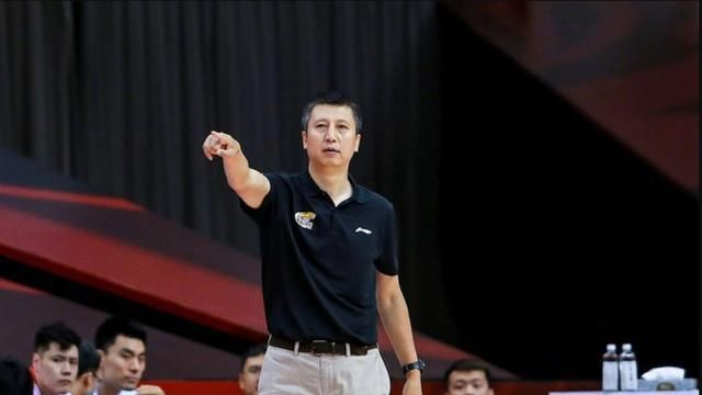 杨鸣玩不转!辽篮离不开郭士强 这大赛或让老叔明年回归