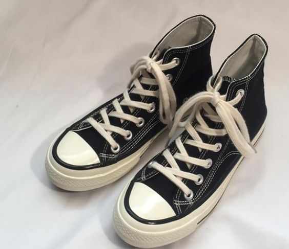 情感测试:选一双帆布鞋,测试你会在多大年龄接触爱情