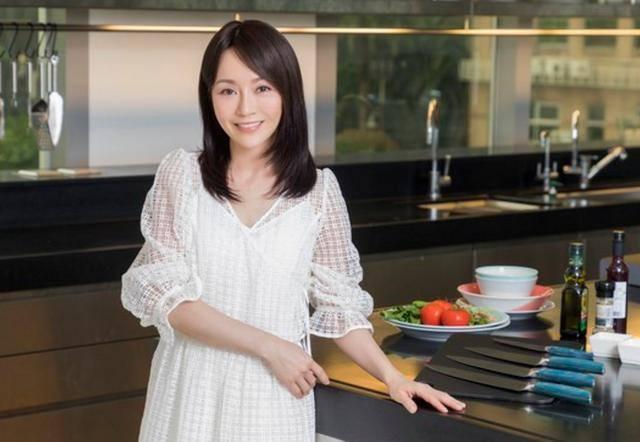 头发也掉了大半|刘韦彤|恐慌症|头发_新浪新闻