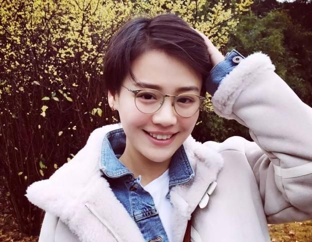 正文  她也只是一个演员,一个小女生,在一个对于外界的评价十分在意的