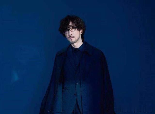 他曾因一首歌红遍大江南北,却因病去世,他的歌如今仍人人都会唱