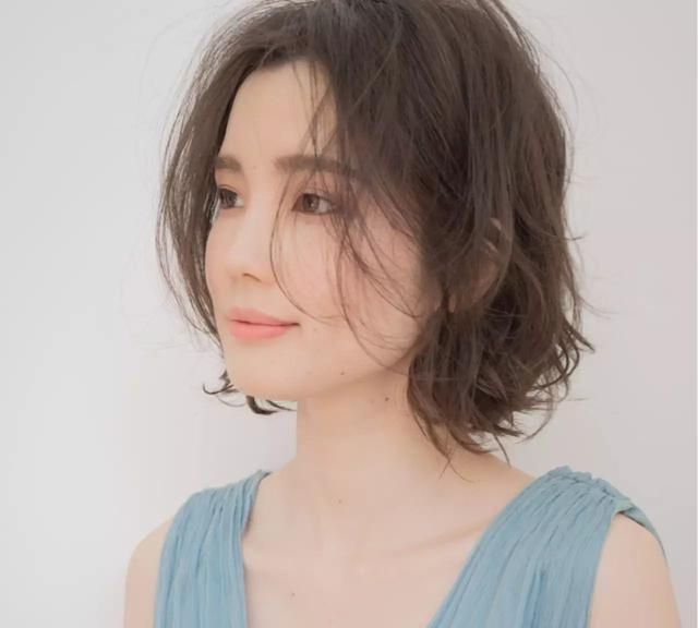 2020年日系短发走红了,网友:夏天这样剪发,太美好了!